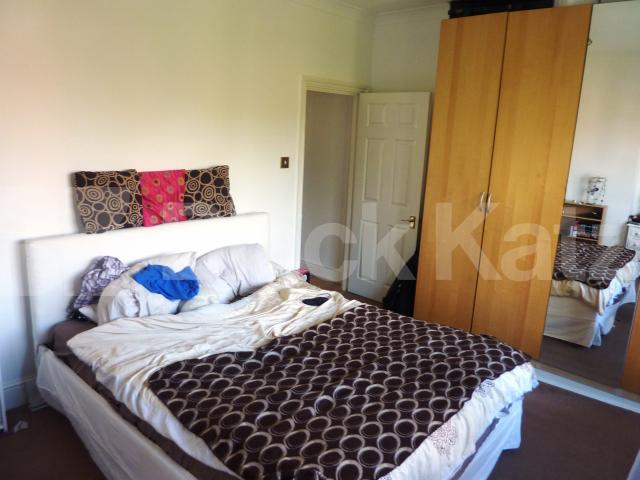 			WALKING DISTANCE TO PRIMROSE HILL!, 2 Bedroom, 1 bath, 1 reception Flat			 Fellows Road, SWISS COTTAGE/HAMPSTEAD